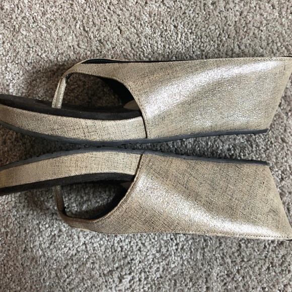 Donald J Pliner, Guenna size 8, cream/silver - Picture 2 of 5